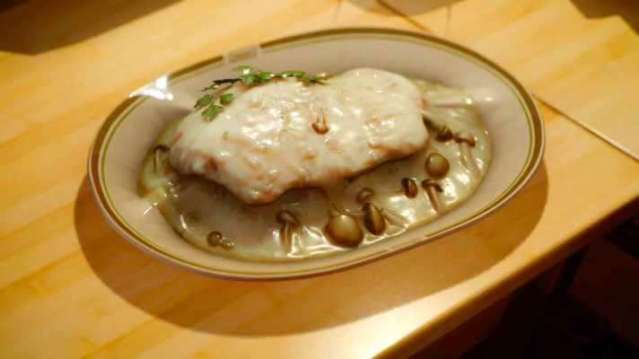chicken-with-white-saucejpg-4855a0